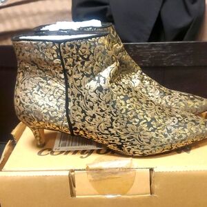 Comfort View Kitten Heel Booties